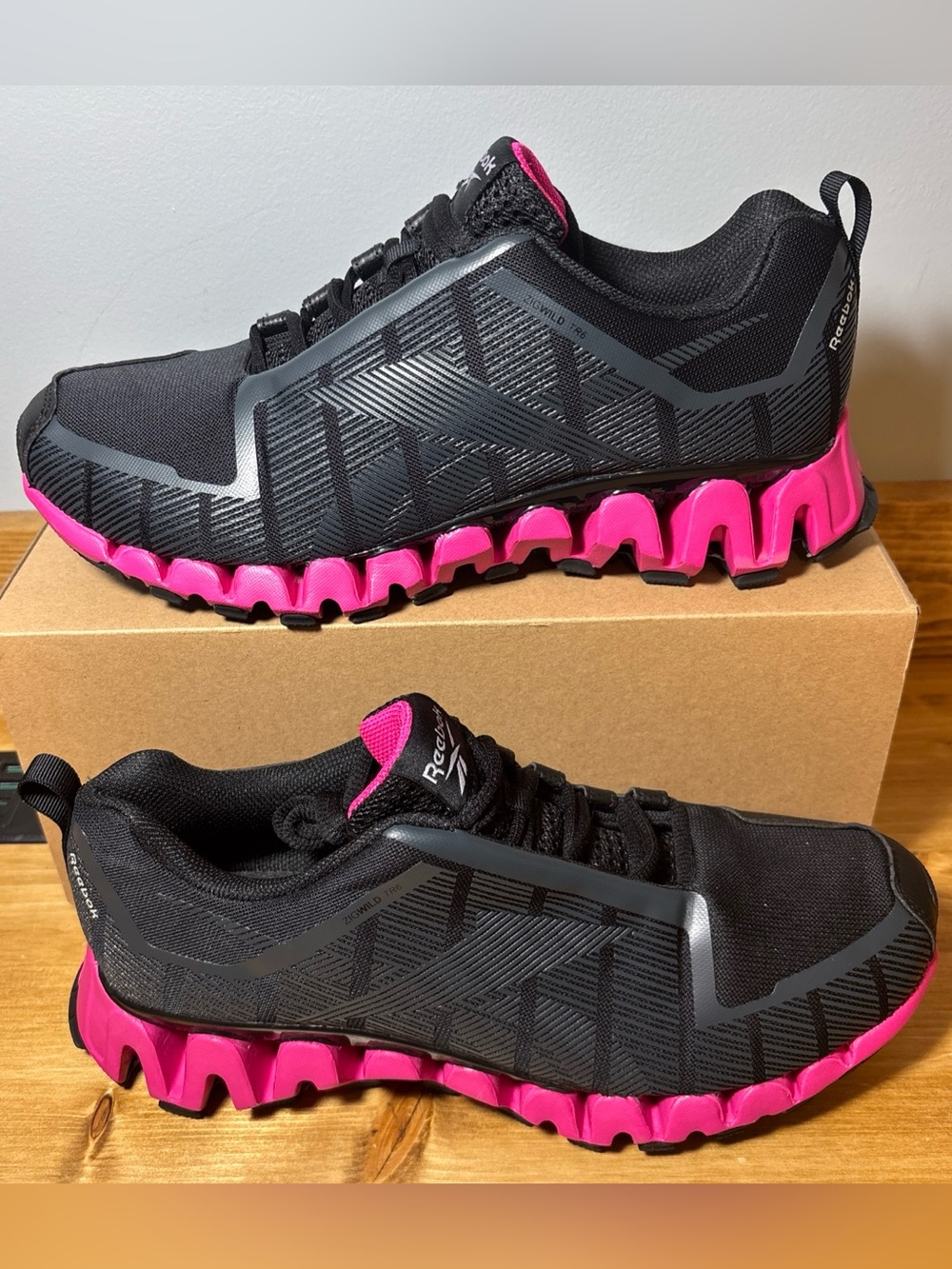 Reebok  ZigWild TR6 Black Proud Pink  Athletic Sneakers Size 10.5 womens NWOB